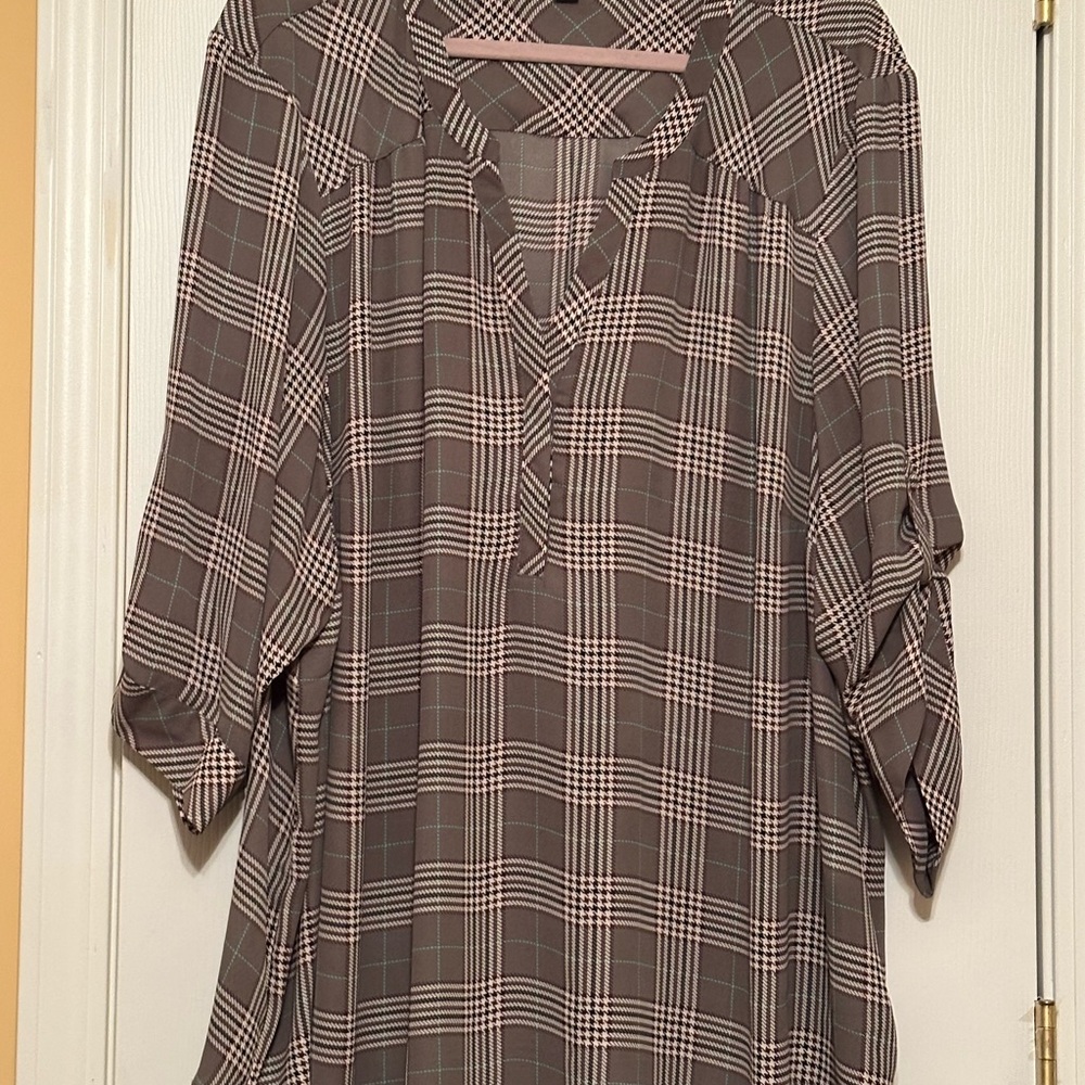 Torrid Harper Women’s Taupe Plaid Blouse size 5
